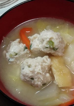 鶏だんごと白菜の具だくさん味噌汁-レシピのメイン写真