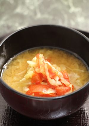 簡単！キャベトマ味噌汁　カレー風味-レシピのメイン写真