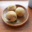小豆味噌入りはったい粉団子