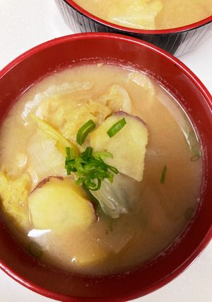 秋です〜さつまいもと白菜のお味噌汁〜♪-レシピのメイン写真