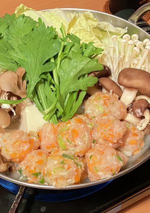 米粉でふんわり♪鶏団子鍋-レシピのメイン写真