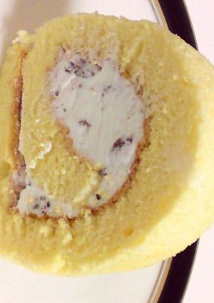 ふんわり蜂蜜ロール＊つぶつぶチョコ入り-レシピのメイン写真