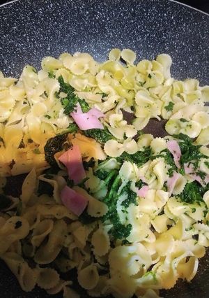 かんたんパスタ(ハムと葉物で)-レシピのメイン写真