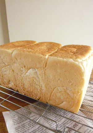 手捏ねで☆レンジ発酵 角型食パン☆-レシピのメイン写真