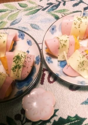 柿のハムとスライスチーズ巻きのデザート-レシピのメイン写真