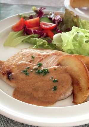 もろみ調味液で洋食☆りんご・豚肉のソテー-レシピのメイン写真