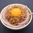 赤玉ねぎのスタミナどんぶり