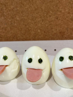簡単ハロウィンデコゆでたまごオバケ-レシピのメイン写真