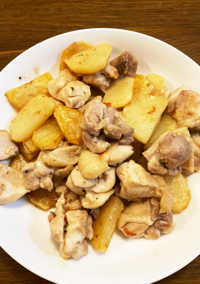 鶏肉とじゃがいもの梅炒め-レシピのメイン写真