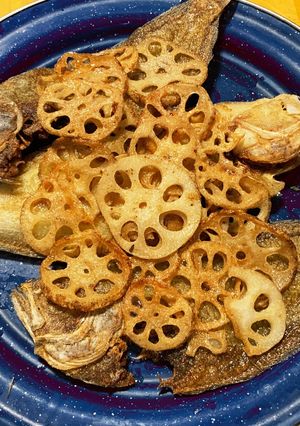 茶色いおかず米粉揚げカレイと蓮根チップ-レシピのメイン写真