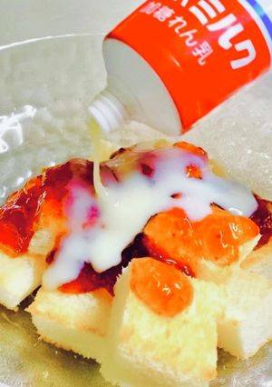 かけてみた｡｡｡いちごミルク・トースト-レシピのメイン写真