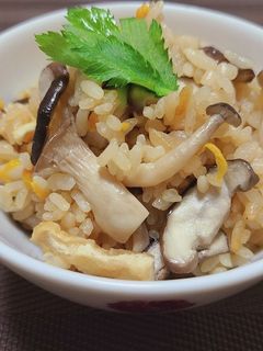 たっぷりきのこの炊き込みごはん-レシピのメイン写真