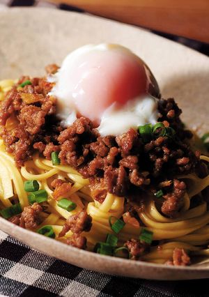フードスモーカーで燻製肉味噌の和風パスタ-レシピのメイン写真