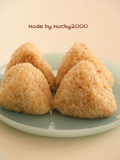 焼肉のタレと鰹節のおにぎり♪(マヨも♪)-レシピのメイン写真