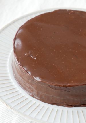 ザッハトルテ風。米粉のチョコレートケーキ-レシピのメイン写真