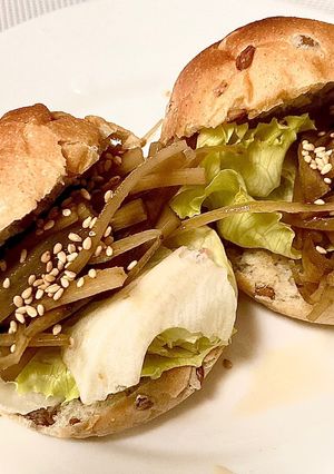 簡単。くるみぱんのきんぴらバーガー。-レシピのメイン写真