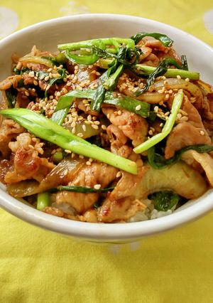 肉ニラ炒め丼♪-レシピのメイン写真