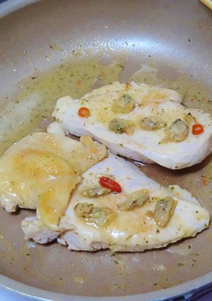鶏ムネ肉ステーキにボンゴレソース-レシピのメイン写真