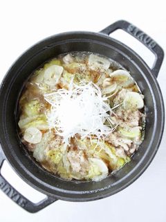 詰め込んで→煮る【白菜と豚のとろみ煮】-レシピのメイン写真