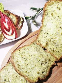 ホームベーカリーde小松菜の食パン-レシピのメイン写真