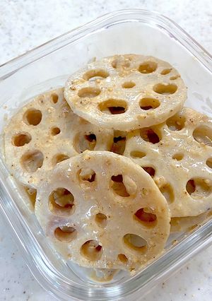 作り置き〜胡麻とにんにく香る！蓮根サラダ-レシピのメイン写真