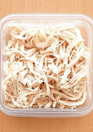 鶏胸肉＊裂く（レンジで簡単♪）-レシピのメイン写真