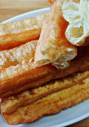 油条。屋台や中華街でお馴染の揚げパン-レシピのメイン写真