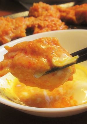 鶏もも肉のかんずり焼き 半熟卵を絡めて-レシピのメイン写真