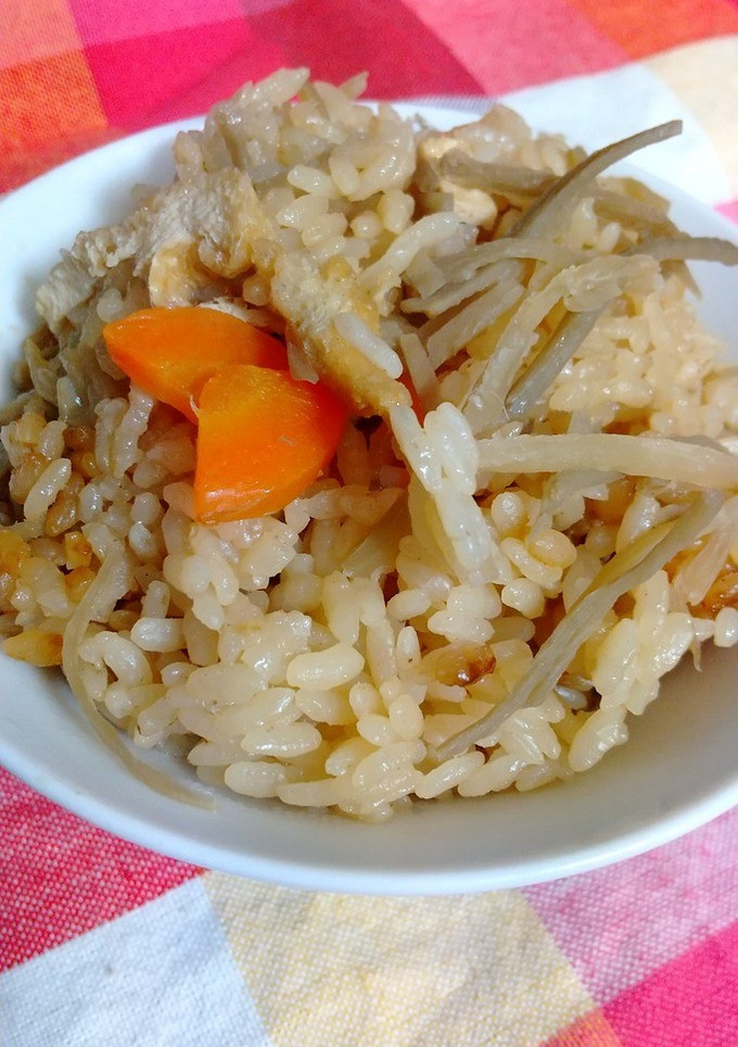 切揚げ、ごぼう、にんじんの炊き込みごはん-レシピのメイン写真