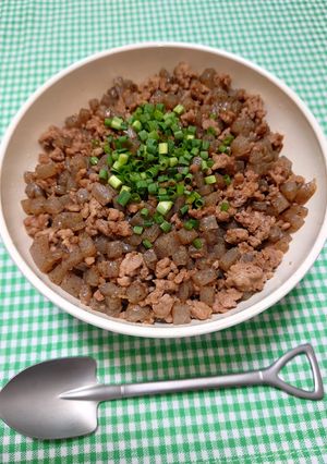 簡単☆お手軽こんにゃくそぼろ丼♩-レシピのメイン写真
