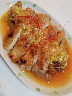揚げ焼きし、たれをかけるだけの油淋鶏♪-レシピのメイン写真