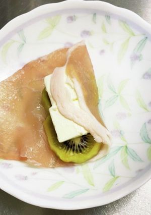 キウイとクリームチーズの生ハム巻き-レシピのメイン写真