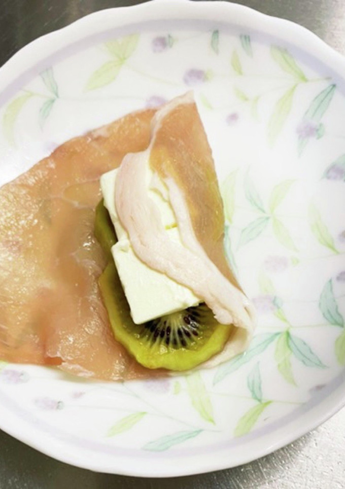 キウイとクリームチーズの生ハム巻き-レシピのメイン写真