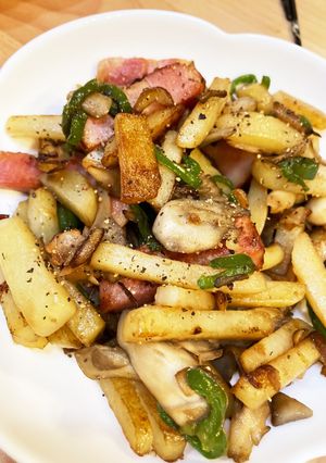 舞茸ベーコンポテトのバター醤油炒め-レシピのメイン写真