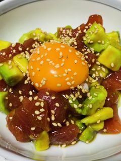 マグロとアボカドのユッケ-レシピのメイン写真