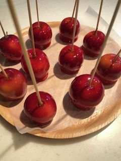 秋の味覚!姫りんごでカリカリりんご飴-レシピのメイン写真