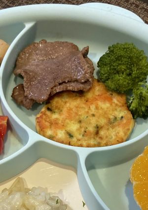 子どもも大好き！鮭バーグ-レシピのメイン写真