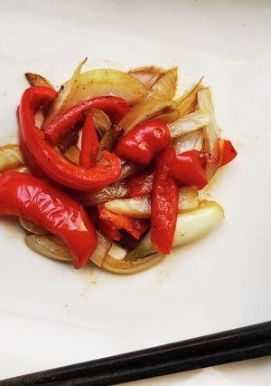 パプリカ玉葱のニンニク風味オイスター炒め-レシピのメイン写真