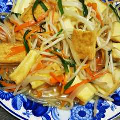 รูปของ 厚揚げ&にら&もやしの塩ダレ炒め♪