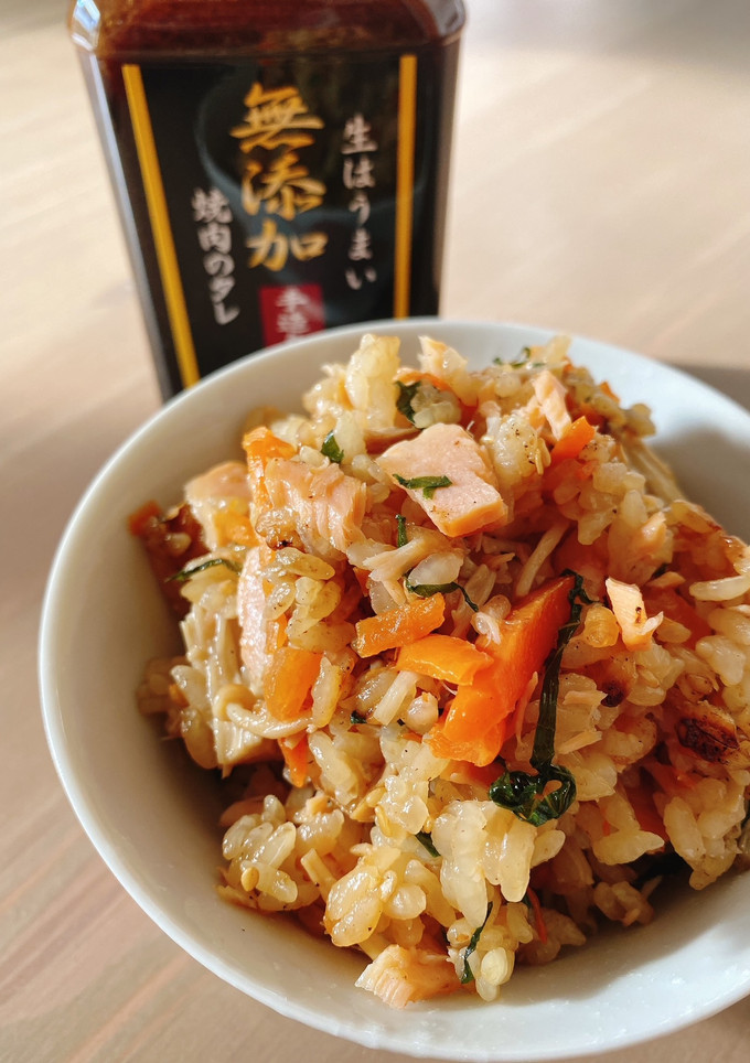 焼肉生だれで時短鮭の切り身で炊き込みご飯-レシピのメイン写真
