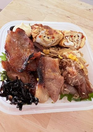豚肉の甘味噌焼き☆結び蒟蒻醤油炒め弁当-レシピのメイン写真