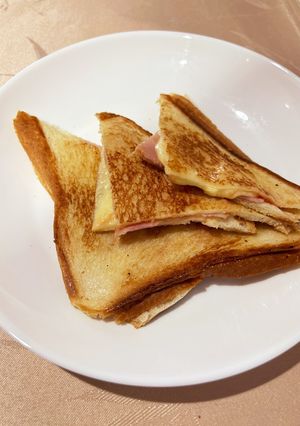 フライパンでサクトロ！チーズホットサンド-レシピのメイン写真