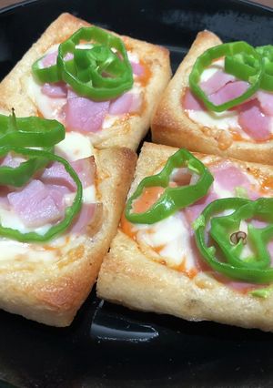 ベーコンとピーマンの【油揚げピザ】-レシピのメイン写真