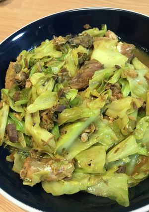 簡単ヘルシー♪鯖缶とキャベツのカレー炒め-レシピのメイン写真
