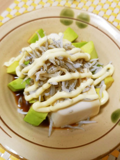 しらすとアボカドのせご馳走冷奴-レシピのメイン写真