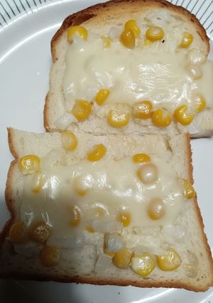 チーズオンコーンマヨネーズトースト-レシピのメイン写真