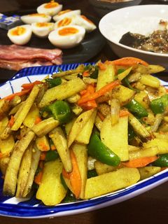 黄色のおかず♪じゃがいも好きのカレー炒め-レシピのメイン写真