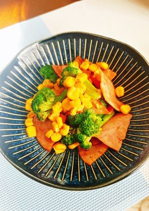 シャウスライスとブロッコリー炒め-レシピのメイン写真