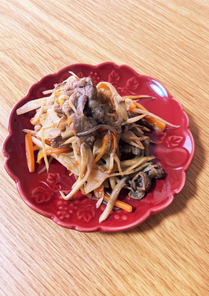 【便秘解消】根菜と牛コマのピリ辛炒め-レシピのメイン写真