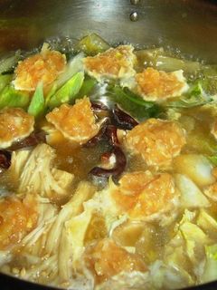 簡単・ふわふわ鶏団子で煮込みラーメン鍋♡-レシピのメイン写真